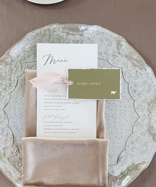 Place Cards: What Are They, and Do You Really Need Them for Your Wedding?